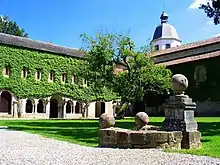 Cloître de l'abbaye d'Escaladieu