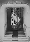 Photographie ancienne de l'escalier.