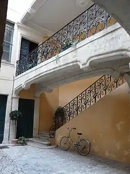 Hôtel Villard Escalier avec sa cage et sa rampe en fer forgé