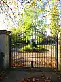 Esch-sur-Alzette : porte du cimetière israélite.