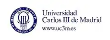 Logo d'une université en bleu foncé sur fond blanc. Sur trois lignes occupant les deux tiers droit de l'image, les mentions « Universidad », « Charles-III de Madrid » et « www.uc3m.es » sont visibles.