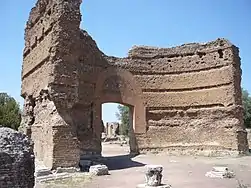 Exèdre de la Villa Adriana à Tivoli.