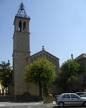 La façade et le clocher.