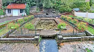 Fontaine de Saint-Desle.