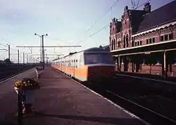 Livrée d’origine des AM75 associant le gris et l’orange