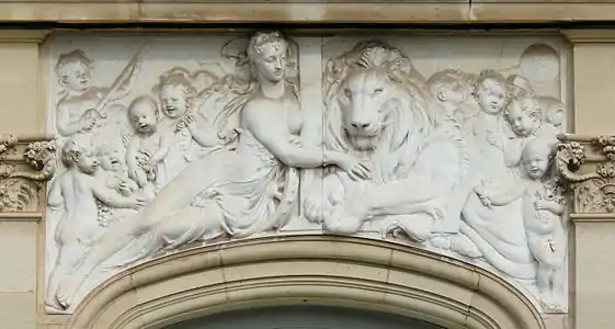 La Fortune et la Force, bas-relief, Essoyes, maison d'Auguste Hériot, fondateur des Grands Magasins du Louvre.