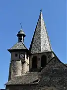 Le lanternon de la tour d'escalier et le clocher.