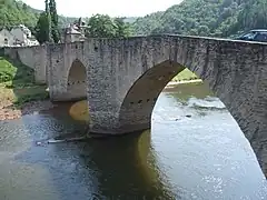 Le pont gothique.