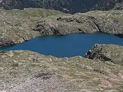 Estany Gran de la Vall del Riu depuis les pentes du pic de l'Estanyó.