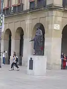 Statue de Charles III Le Noble