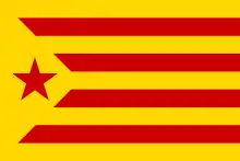 L'estelada rouge, drapeau indépendantiste catalan à connotation de gauche radicale.