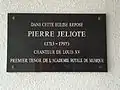 Plaque commémorative à Estos.