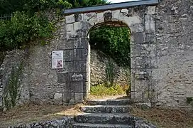 Porte Renaissance vue de l'extérieur.