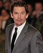 Ethan Hawke interprète James Sandin