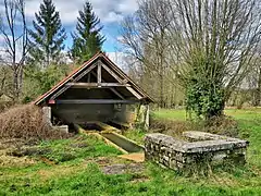 La fontaine, chemin de la fontaine.