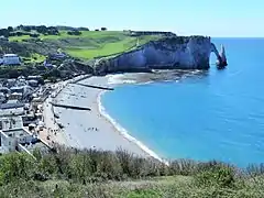 La plage et les falaises