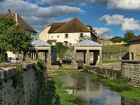 Fontaine et lavoirs d'Étuz