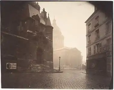 La partie haute de la rue en 1924 (photographie d'Eugène Atget).