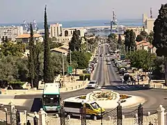 Avenue et port de Haïfa en 2012