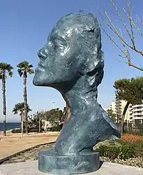 "Tout est né de toi" situé à Pineda de Mar (Barcelona)