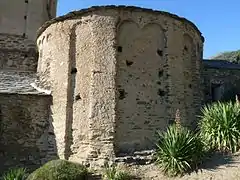 L'abside avec ses arcatures et lésènes.