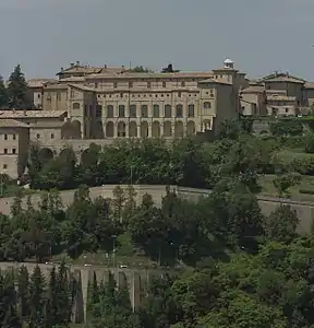 L'ancien monastère du côté est.