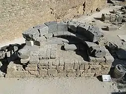 Exèdre de Pamphilidas sur l'acropole de Lindos à Rhodes.