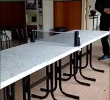 Exemple d'installation pour une partie de ping pong