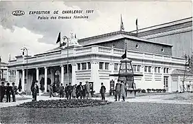 Palais des travaux féminins.