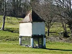 Le pigeonnier du château d'Eyliac.