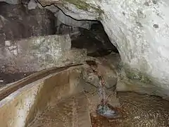 La source à l'intérieur du touron.