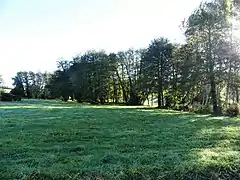 La vallée de l'Eyraud à l'ouest du bourg.