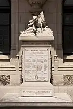 Monument aux membres du personnel de la société Bénédictine morts pour la France« Monument aux morts de 1914-1918 à Fécamp », sur À nos grands hommes