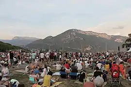 Spectateurs sur Le Pâquier (août 2018).