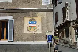 Blason de Villars-sur-Var, place de la Mairie.