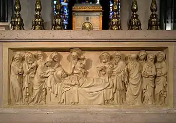 Bas-relief de l'autel.