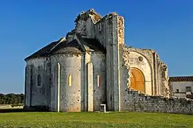 Restes de l’église en ruines