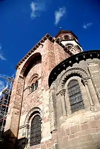 Transept (côté sud) fortifié.