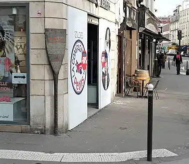 Panneau Histoire de Paris à l'angle des rues Trousseau et du Faubourg-Saint-Antoine.