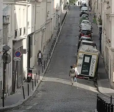 Rue Berthe au niveau de la rue Androuet.