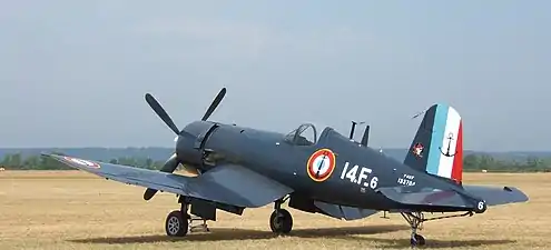 Corsair F4U-5NL Bu#124541 argentin modifié au standard F4U-7, lors du meeting aérien d'Ambérieux en Bugey (01) (2006).