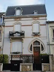 no 6, maison