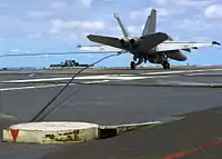 Appontage réussi d'un F/A-18.