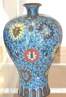 Vase en cloisonné chinois de style Meiping, XVIIe siècle