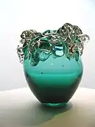 Vase en verre soufflé et cordons rapportés, 1997