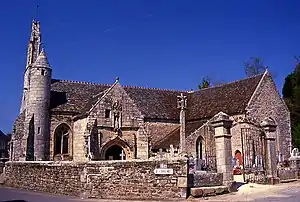 Église Saint-Loup et calvaire