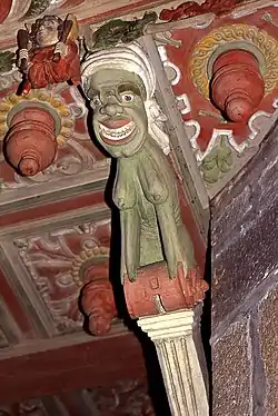 Grostesque en l'église Saint-Yves de La Roche-Maurice dans le Finistère.