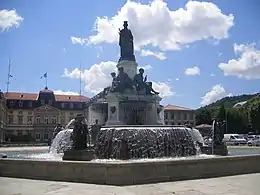 La fontaine Crozatier, place du Breuil.