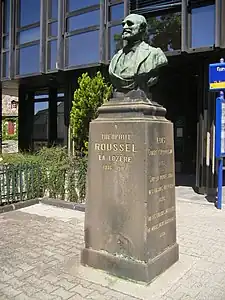 Monument à Théophile Roussel à Mende, amputé de ses allégories.