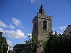 La tour du donjon (clocher).